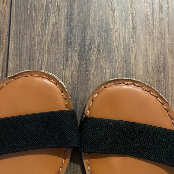 (2/$15) AEO Brown and Black Sandals - Picture 3 of 3